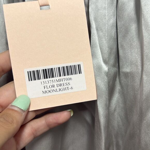 Elegant Silver Evening Dress - REFORMATION Flor Dress in Moonlight NWT - Size 6 - Picture 8 of 8
